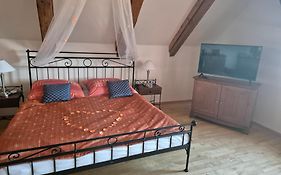 Hotelový a jezdecký areál Dvůr Krutěnice